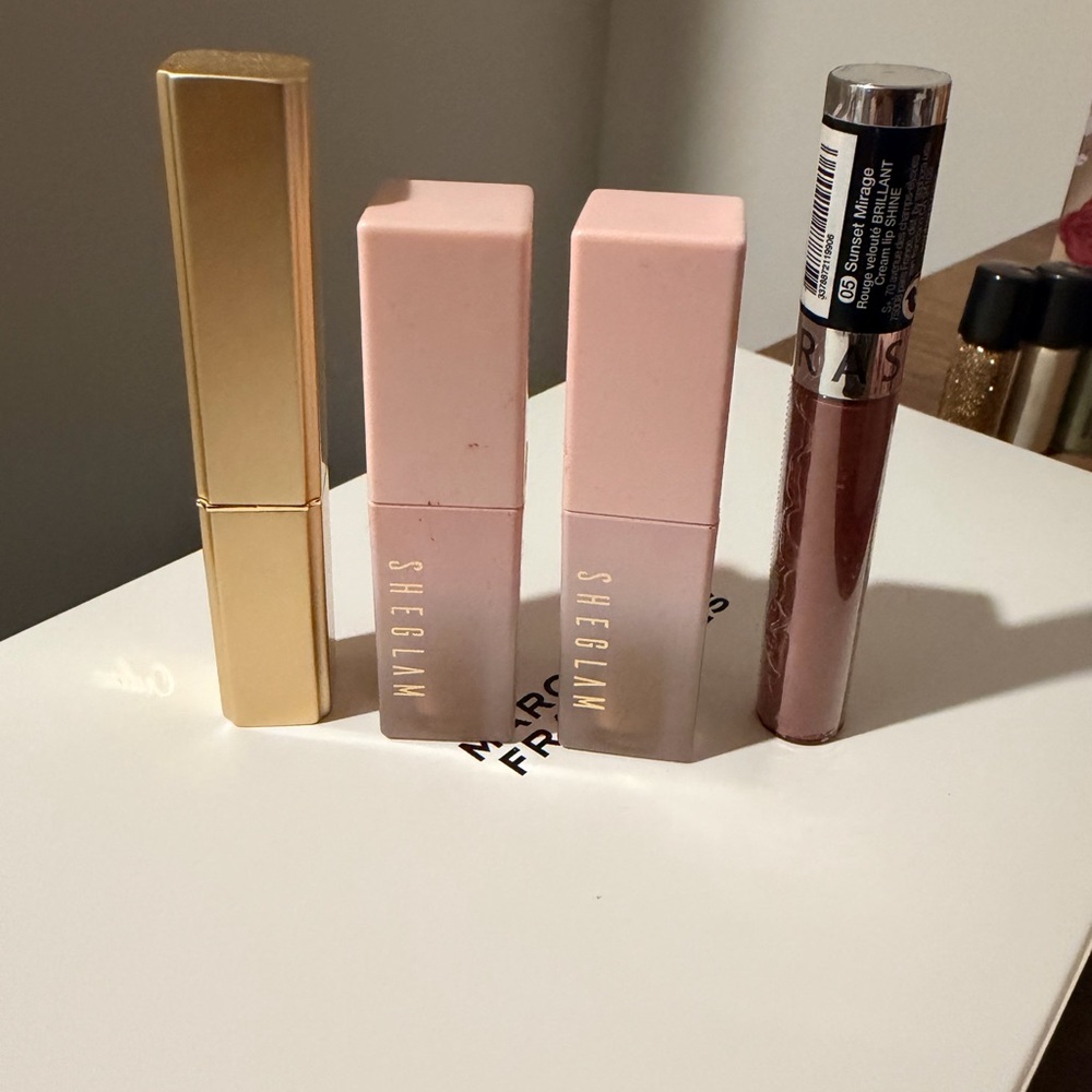 Glam Gold and Pink Lipstick Collection